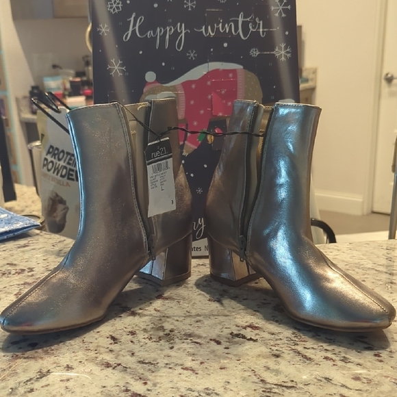 Rue21 Women's Shimmering Silver Ankle Boots - Picture 4 of 5